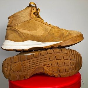 Nike Hoodland Suede Sneaker